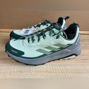 NWT Adidas Water-Resistant Hiking Shoes Women 8